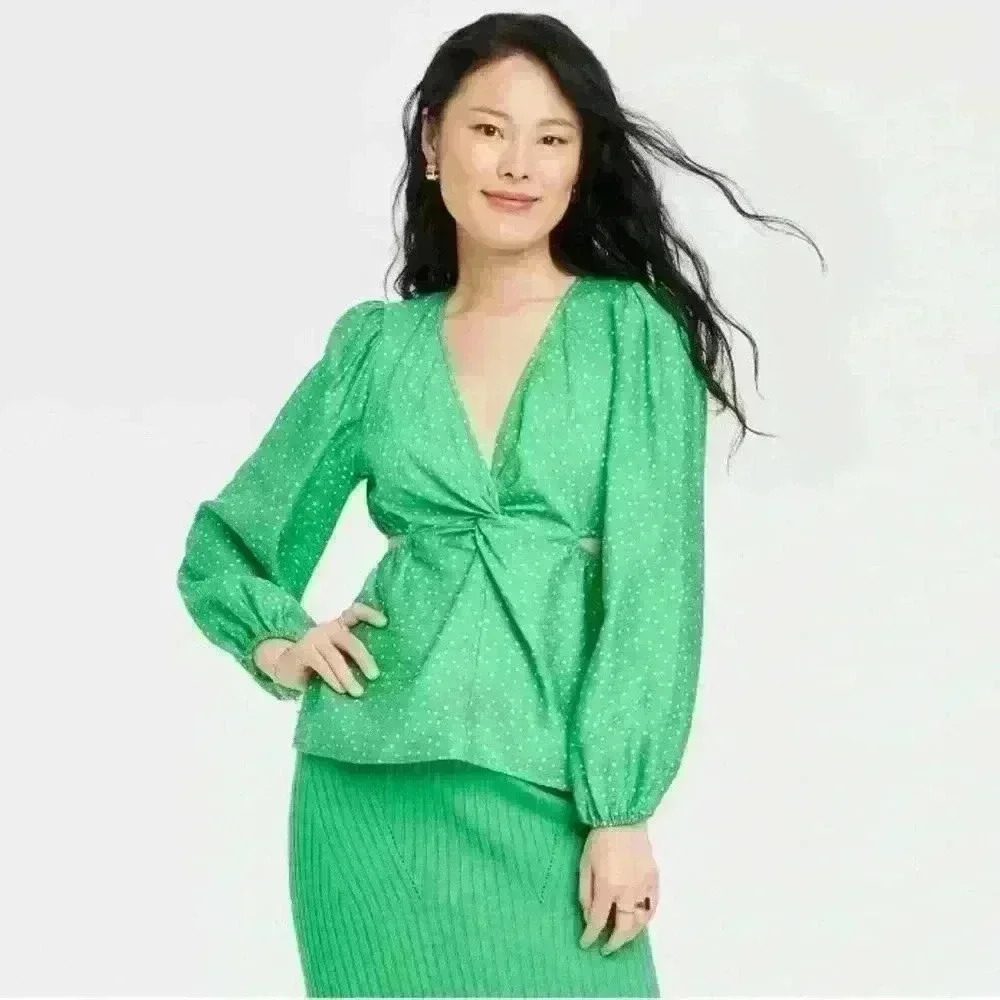 Trendy Womenโs Puff Long Sleeve V-neck Top Green White Polka Dots w cutouts Sz M - Picture 3 of 8